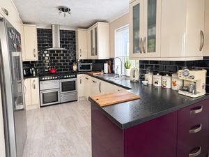 Kitchen- click for photo gallery